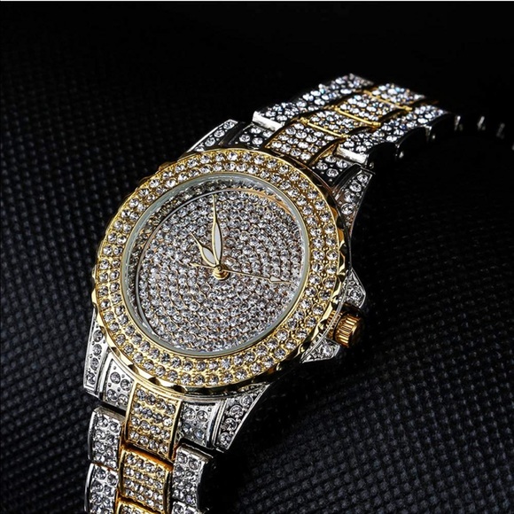 Luxury Women’s Crystal Rhinestone Diamond Watch - Picture 2 of 3